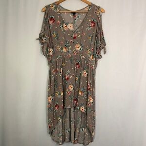 Torrid Cold Shoulder Floral High Lows Dress 
Size 1 ( 14/16 )